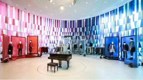 别再说优衣库是一家“技术公司”了，它的野心要更大一些