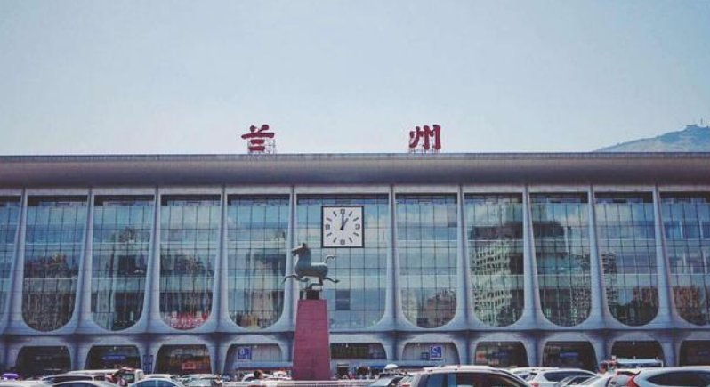  【不肯】中国“错别字”最离谱火车站，60多年不肯改，小学生一