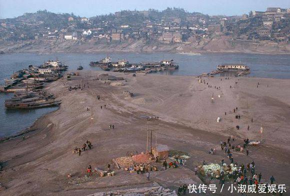  【在一起】老照片1980年的重庆朝天门是这个样子，你还记得吗
