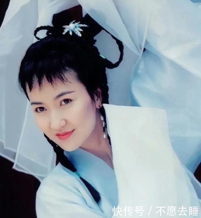  『得益』《新白娘子传奇》没有背景的小青为什么会成仙：得益两个贵人