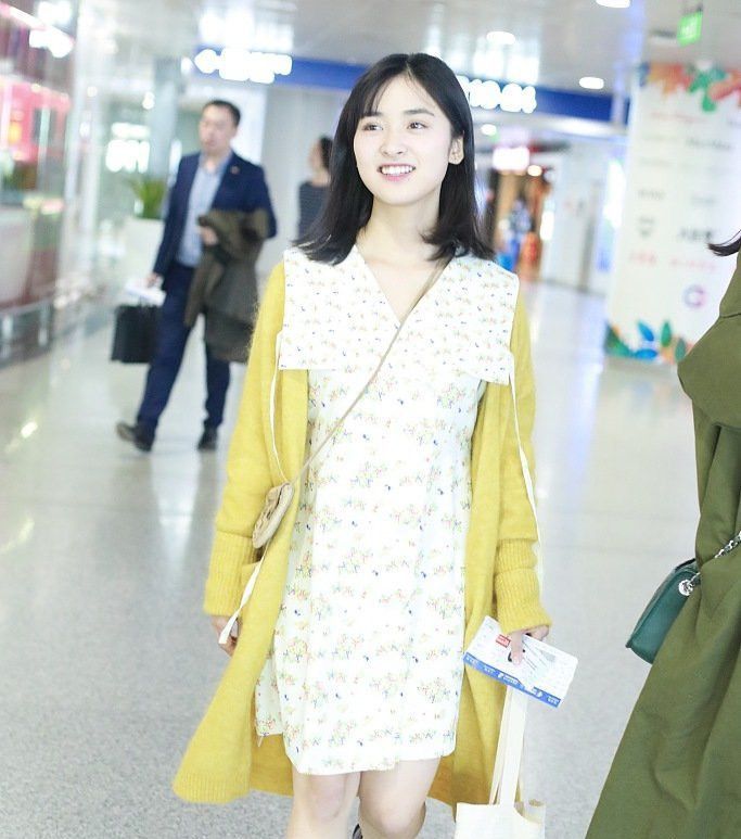  仙女@最近流行一种穿法,叫“奶奶衫+仙女裙”,时髦显瘦,明星都上瘾