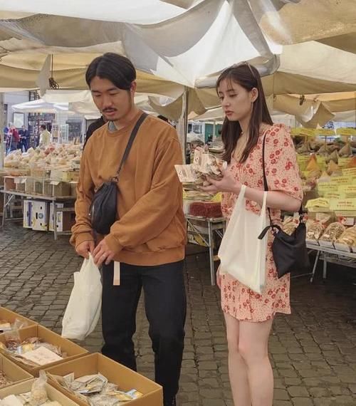  『气质』春天如何穿出元气？碎花依旧经典时髦，穿出春天最美气质