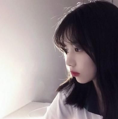 长时间熬夜@女生皮肤为什么总是白不起来，改掉这3种习惯，早晚白到会发光！