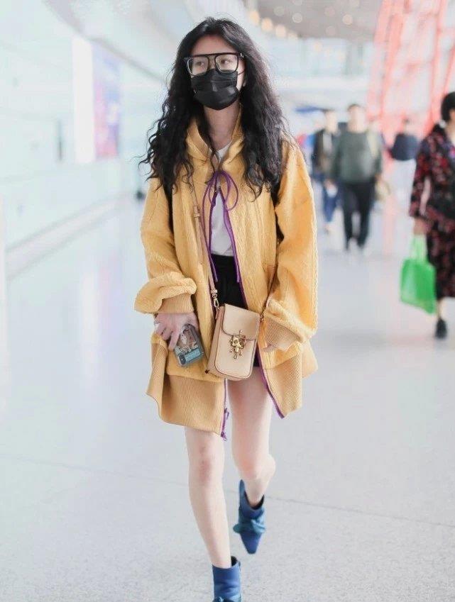  #洪一诺#终于信了洪一诺只有78斤，看她穿裙子露出的腿，还没我手臂粗