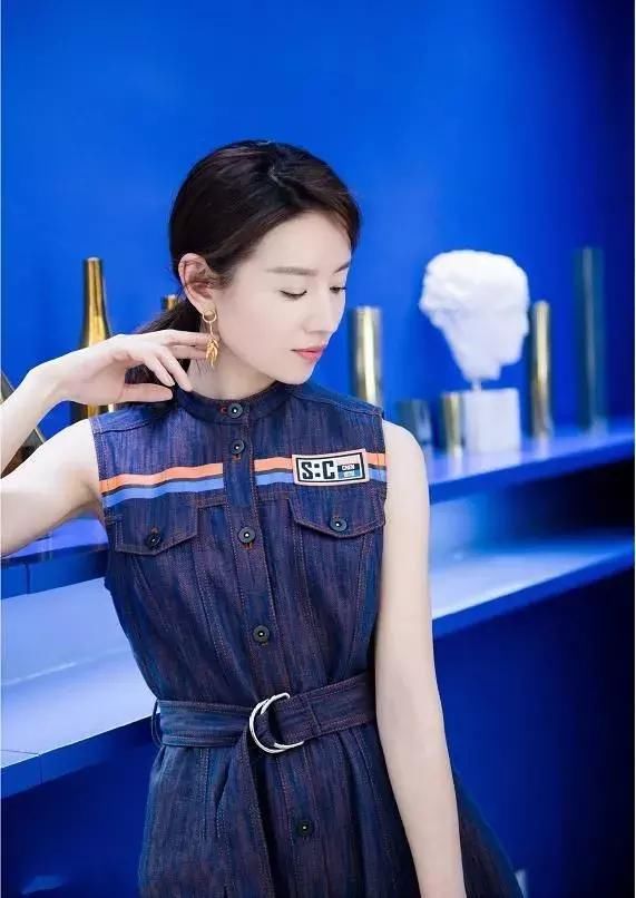 董洁新节目颜值又上升了，很多人都有感觉，曾经自己又回来了!