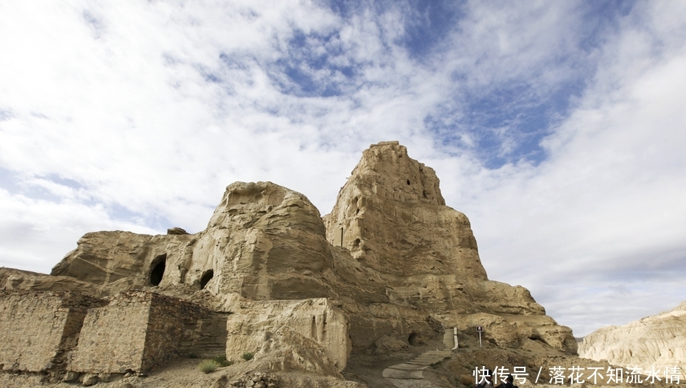 阿里的古格王朝，300年前一夜神秘消失，为什么史书里没有记载