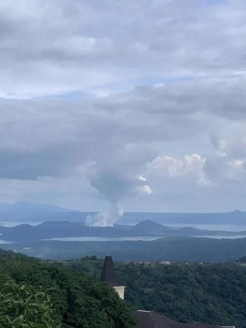 菲律宾马尼拉附近火山爆发