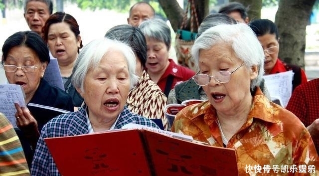 延迟退休遭“反对”,下岗工人的退休年龄,你知道吗