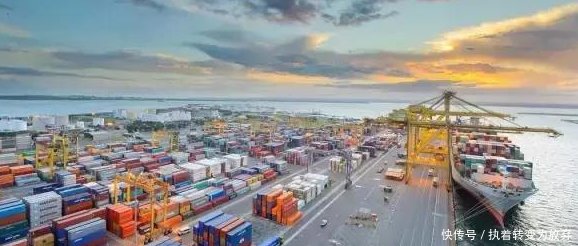 在遍地土豪的迪拜，一百人民币可以买些什么说出来你可别不信