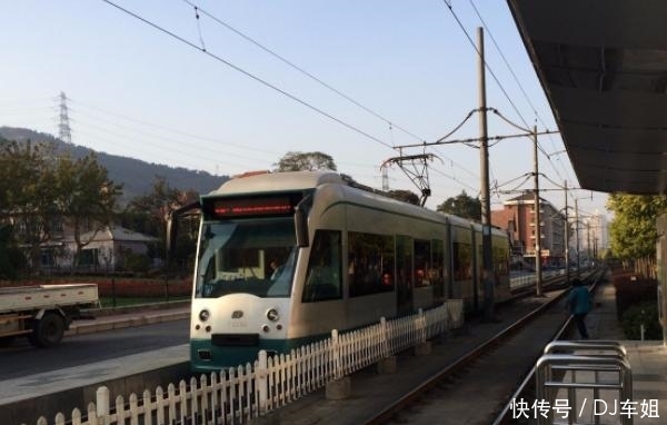 中国最古老的电车,一直到现在还在使用,游客只需1元就能体验