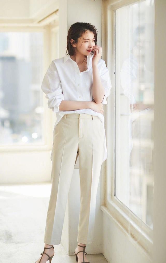  #女人#女人的穿搭，不仅需要清新淡雅的春日之美，还要为自己增加好感度
