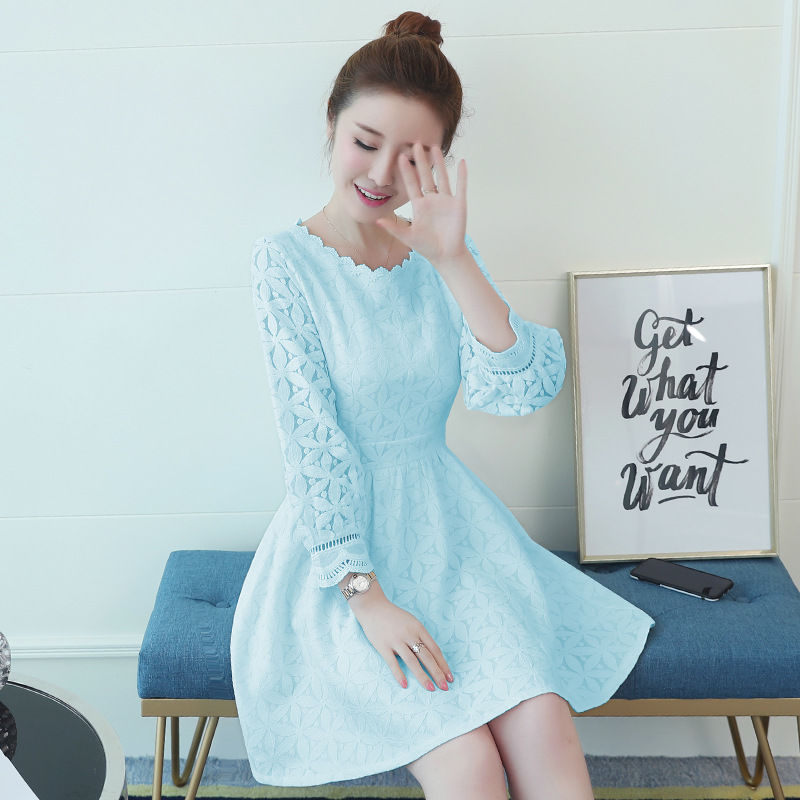 惊讶了!过了50岁的妈妈越来越美，看看这几套连衣裙，气质爆棚