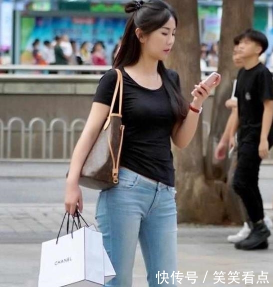  『舒适』立体修身牛仔裤,充满活力,让你更年轻