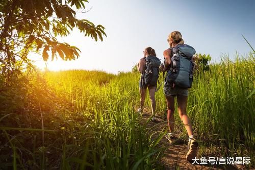 经常旅游的人和不去旅游的人有什么区别？最大的区别是差不差钱！