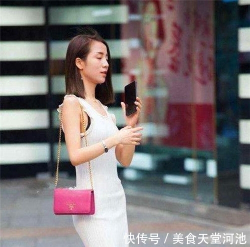  「短发」街拍：齐肩短发的小美女，白色长裙配黑色高跟鞋，简洁又素雅