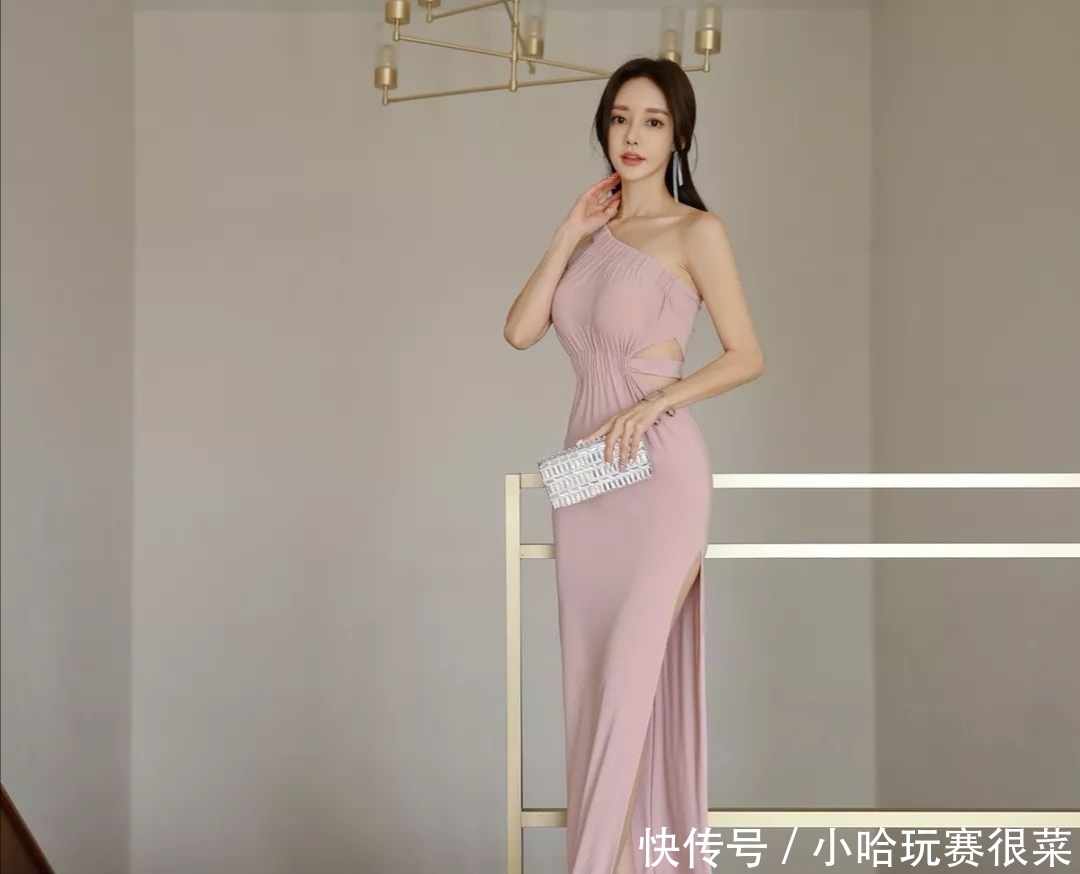 『件连衣裙』无袖夏装,单线吊带,网纱连衣裙,小姑娘甜美出镜