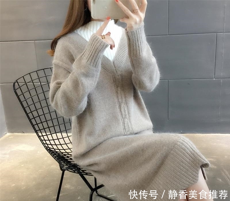 『气质』逛街这样穿:毛衣裙 羽绒服!洋气保暖不显臃肿,迷倒一片