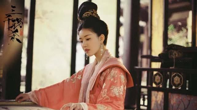 「这部」认出了“覃川”, 却没认出肖战, 当年这部剧真是卧虎藏龙