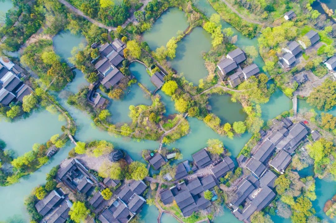 中国最美高铁，90分钟穿过57个国家级风景区，一站一景美哭了