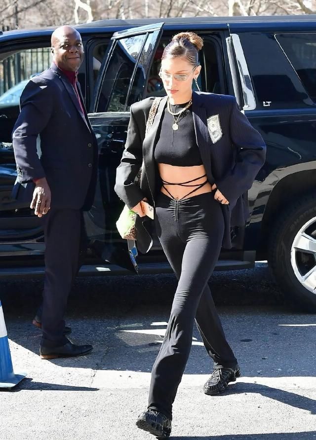 【TOP姐】一件黑色西装,打造16个时髦look!