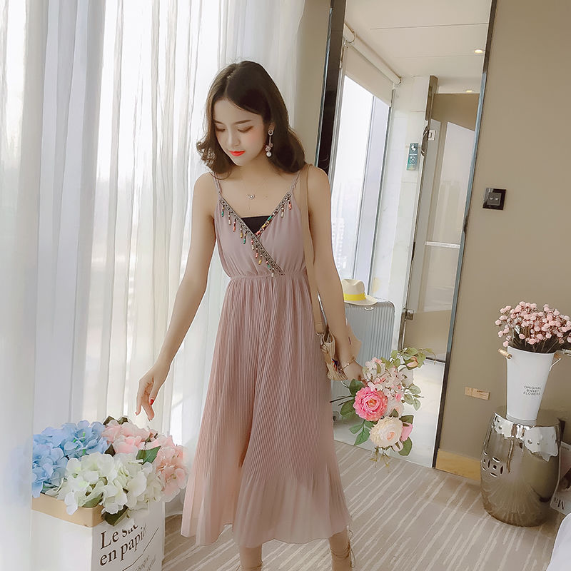 穿连体裤不好上厕所，但今年这样连体裤火爆了，显瘦又显高，很美