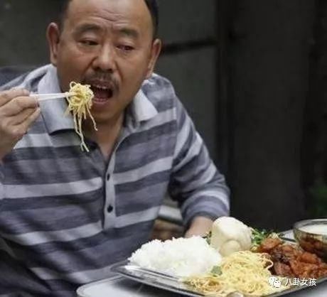  『伙食』明星片场吃饭有多铺张? 傻狍子鹿晗只吃素，江疏影六道菜被批浪费