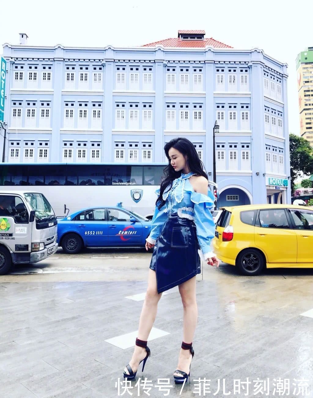 冉莹颖本想穿露脐装秀身材，却被吐槽有“游泳圈”网友：好尴尬！