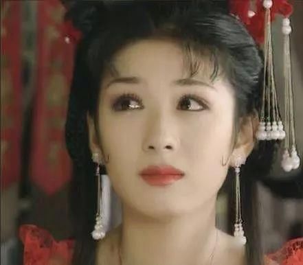 12位戴长耳环超美的古装女子，舒畅刘亦菲上榜，杨颖美出新高度