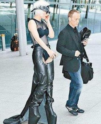 为什么明星们都爱穿高跟鞋? 网友: “恨天高”了解一下?