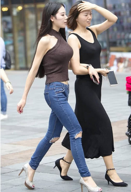 街拍：图1和图2气质职业范十足，后三位看了只会让你心跳加速