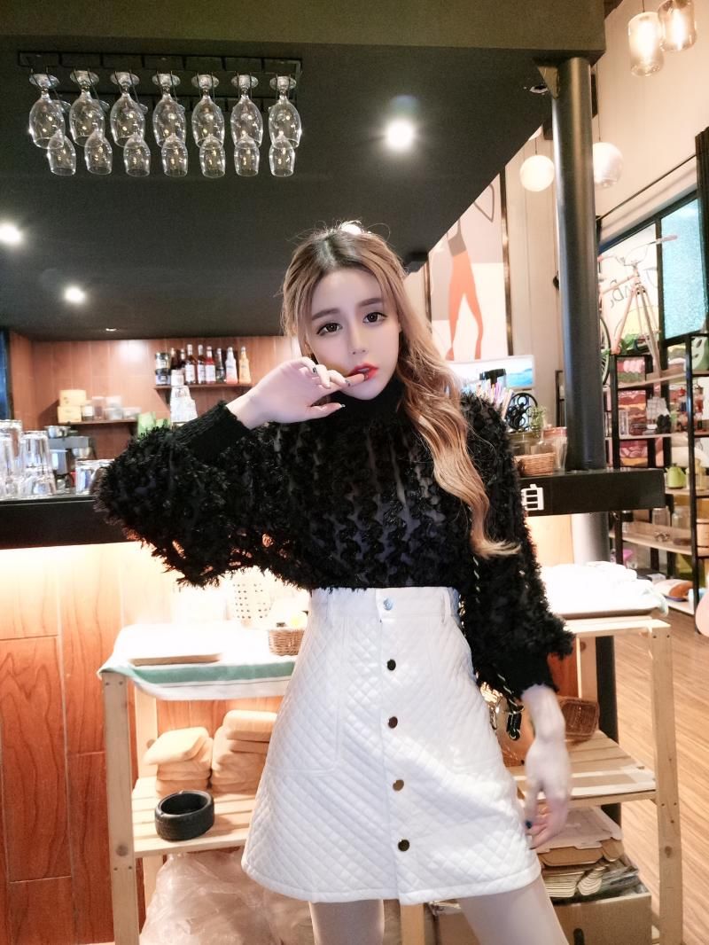 新款女装太好看了!穿上身美到不能行，时尚百搭主要修身型