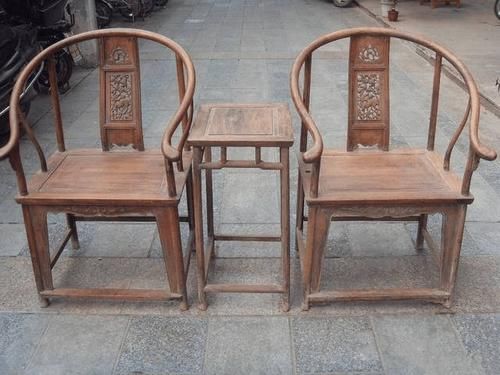  「利润」在农村，有人不出去打工，就靠收“废木头”养家，利润