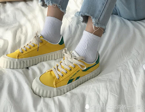 脚丑怎么办?不如试试这几双帆布鞋,颜值高不是盖的,拯救你的丑