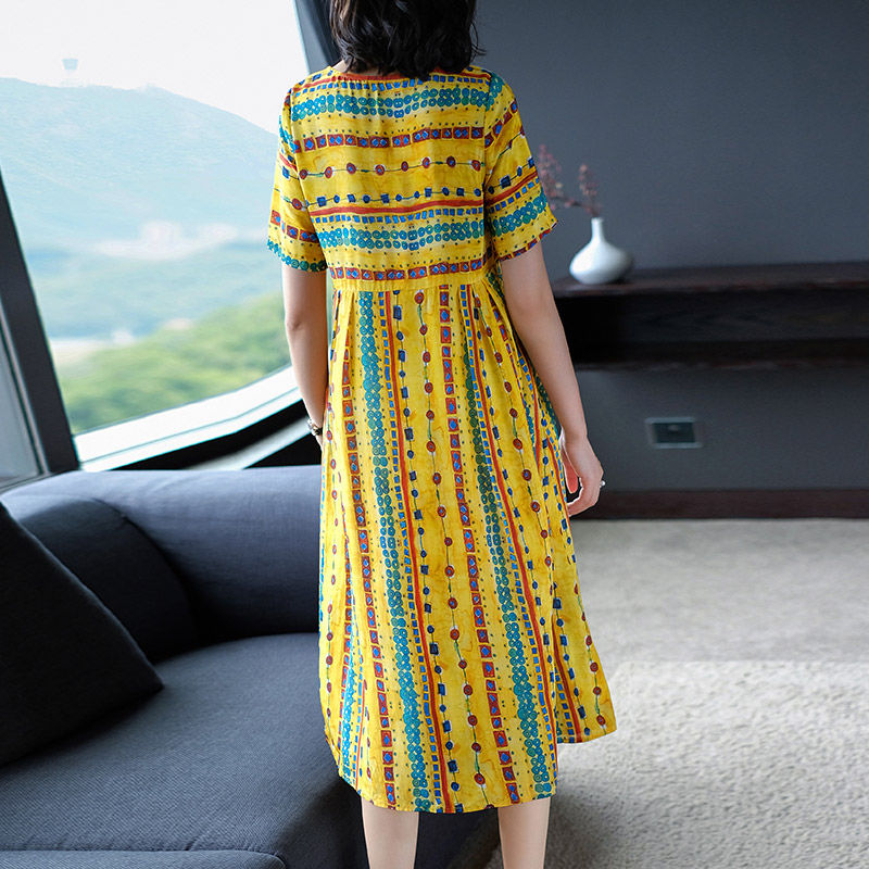 还傻傻给妈买廉价真丝裙，现流行“冰棉绸”，保证妈妈穿上不想脱