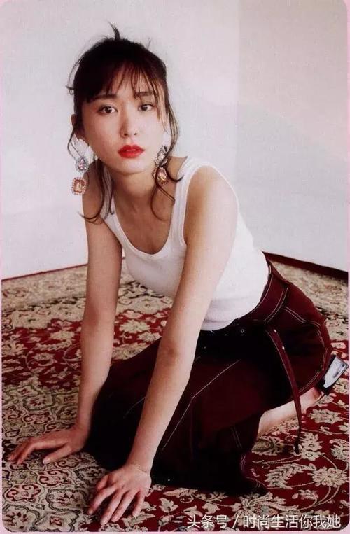 今夏最“清凉”的时髦搭配“吊带背心+阔腿”，让你回头率200%！