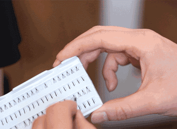 周冬雨刘诗诗能撩倒那么多男神，都是因为这款神奇的“绿叶眼妆”