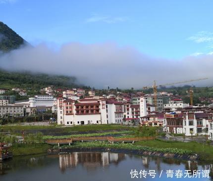 国内“隐蔽”小城,被称“莲花宝地”,晚上8点后却不准人离开