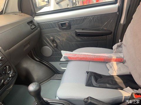  追求：操控不错？五菱荣光小卡车主追求操控选它不后悔