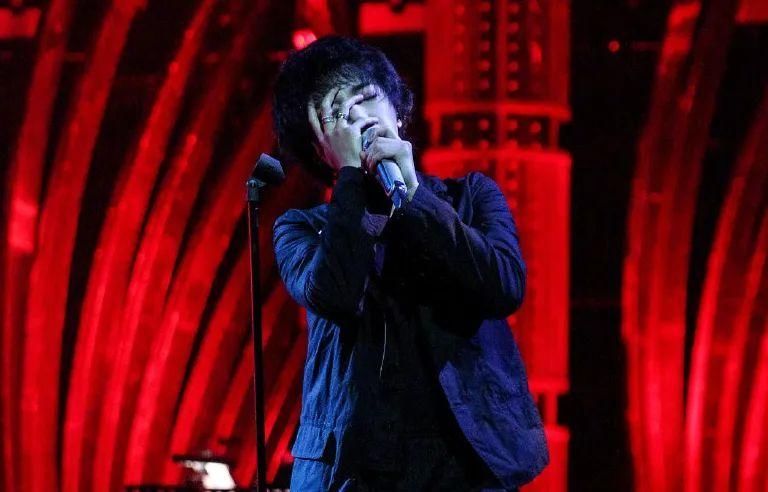 「问鼎」《歌手·当打之年》歌王归属悬念重燃,除华晨宇外他俩也可能问鼎