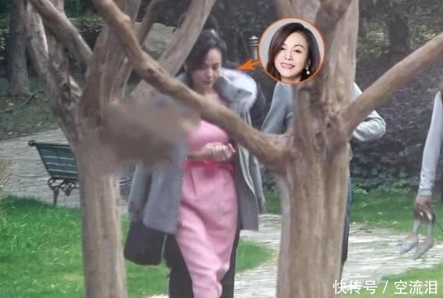 『气质』雪姨王琳真是不见老!一袭粉裙身段苗条,雪白肌肤犹如二八少女