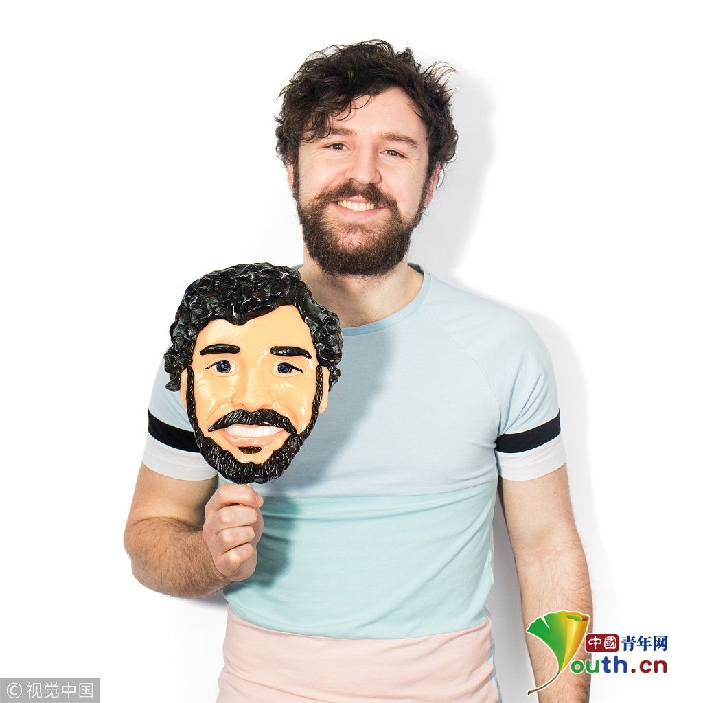 英国公司推出真人脸部大小棒棒糖 逼真又甜美