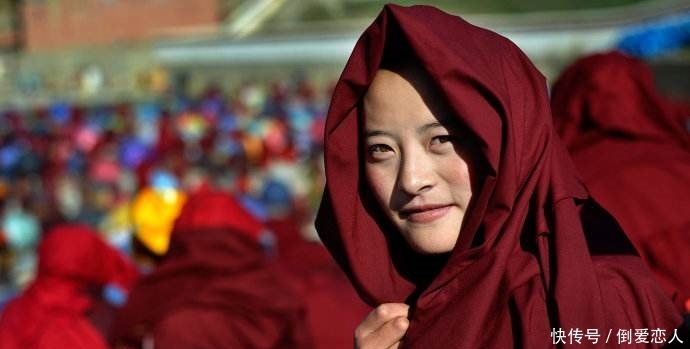 中国最大尼姑庵，共2万多女性在此修行，其中多为20几岁少女