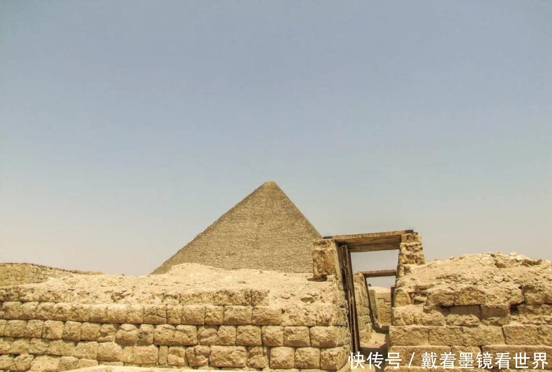 不敢相信,我发现了一个金字塔的神秘入口