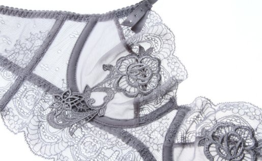 我的天!原来法国女人都爱穿这文胸，也太大胆了吧!简直辣眼睛