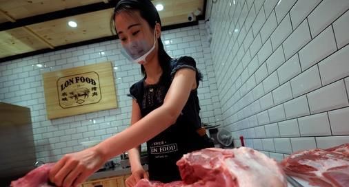 进入8月猪价持续飞涨, 局地已破30, 这波涨价潮对谁影响最大?