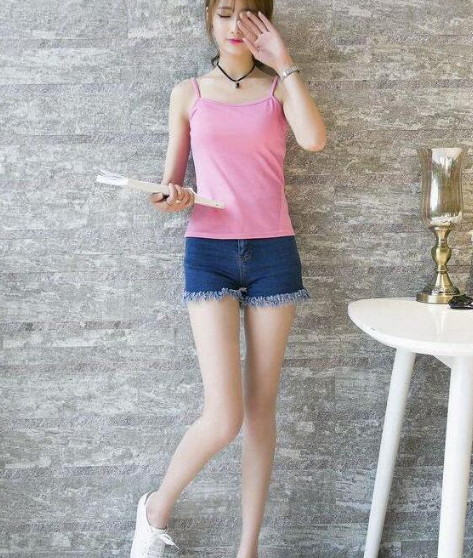 街拍:优雅洋气的紧身裤小姐姐,身材颜值超高,展露女神气质!