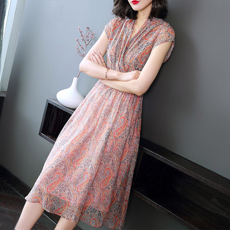 新款秋装特洋气!48岁妈妈已剁手4件，配高跟鞋，洋气到飞起