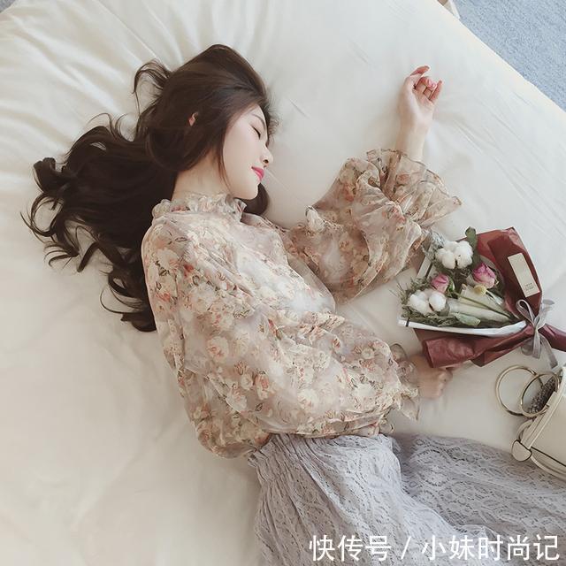 『美女』美女,我觉得你穿雪纺衫特别有气质