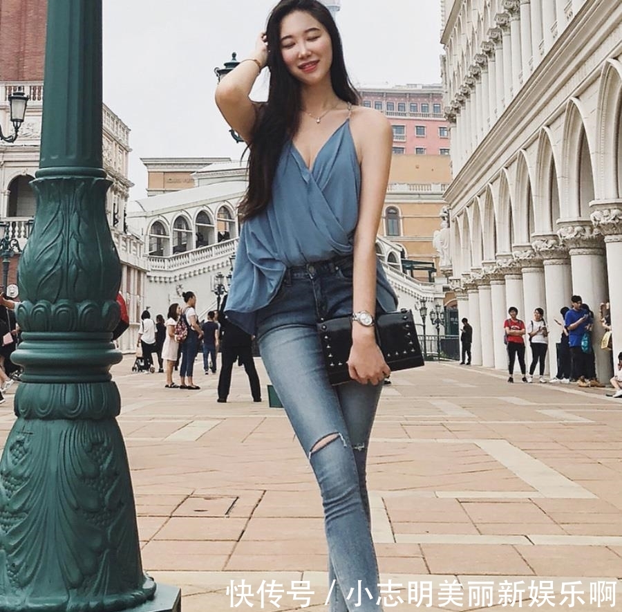  美女■牛仔裤美女各种流传的前沿潮流，体现出了绝代佳人的格调