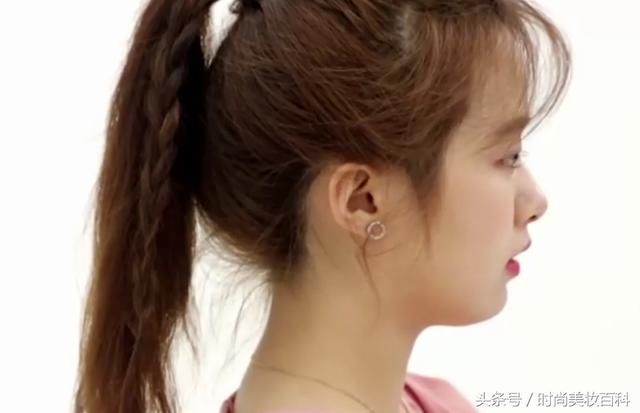 美妆教程夏日里三种适合女生的发型，分分钟就能搞定